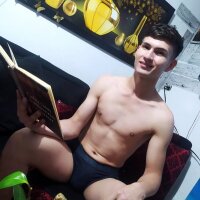 Adryan_Tomas