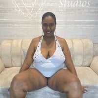 SamantaRises webcam model