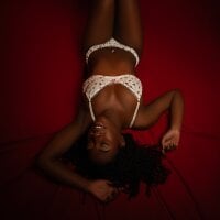 Qeen_blackk webcam model