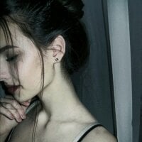 Diana_Lisa Adlı Modelin Çevrimdışı Sohbet Odası