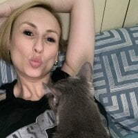 Blondebabe3292 webcam
