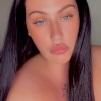 CurvyQueen2023's Avatar Pic