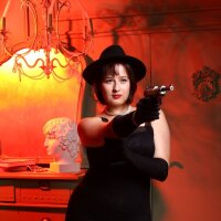 OnlyHot_TV's Offline Chat Room