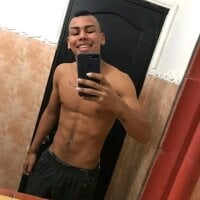 junior_cossio Adlı Modelin Çevrimdışı Sohbet Odası