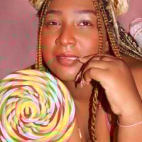 IssaNoirr webcam model