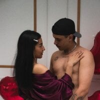 Charly_n_Laraa Adlı Modelin Çevrimdışı Sohbet Odası