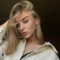 LoriHayes' Offline Chat Room