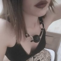 emili_shein's Offline Chat Room