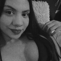 ginapinkk Adlı Modelin Çevrimdışı Sohbet Odası