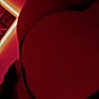 Roxanne5's Avatar Pic