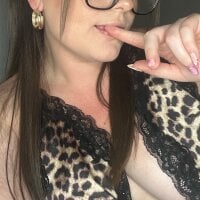 whitequeen_xxx webcam
