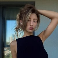 Miralyn webcam model