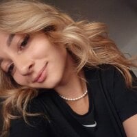 PetiteAlien webcam