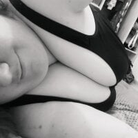 Sweet_curvy_CLive Webcam