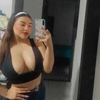 cora_johnson's Offline Chat Room