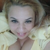 BelleInna webcam model