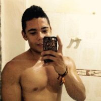 YonnyCarter's Offline Chat Room