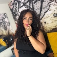 cyla_curvy model avatar