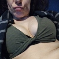 Sexycherrybomb16 webcam model