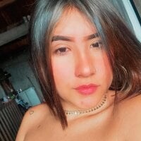 sofia_sexywoman's Offline Chat Room