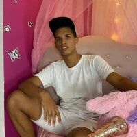 غرفة دردشة StraightCumguy دون اتصال