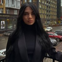 Elza5 Adlı Modelin Çevrimdışı Sohbet Odası
