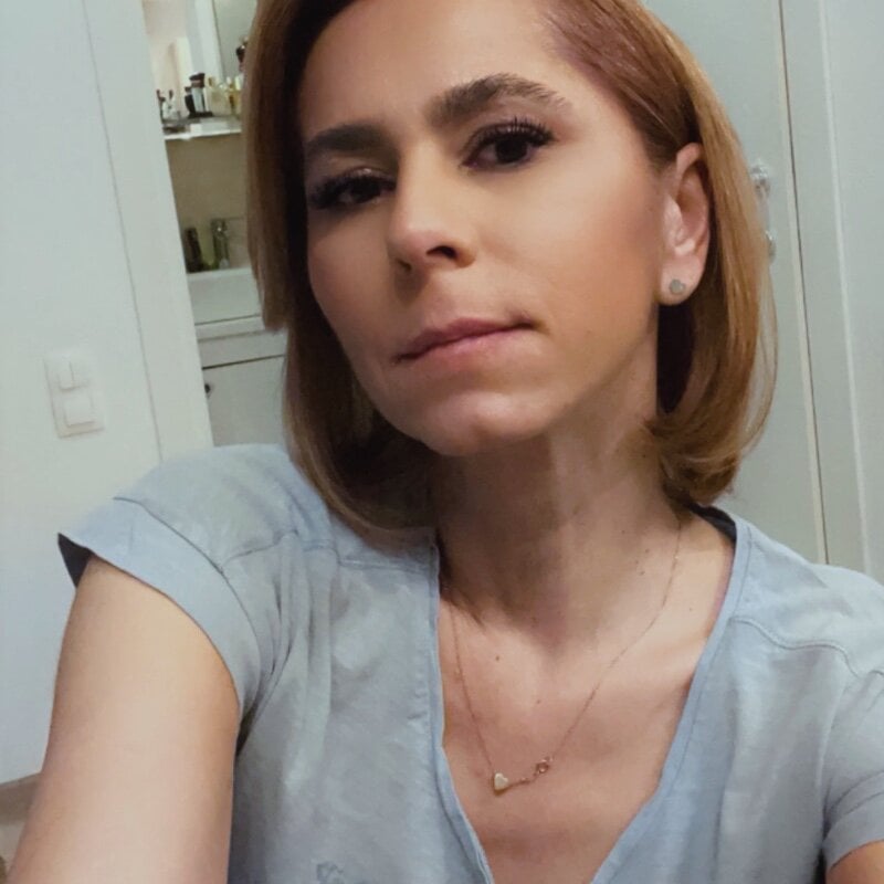 Hotmompeach