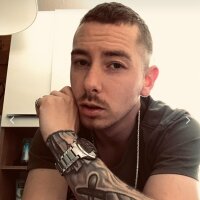 Simonshake28 fully nude on webcam for live porn video chat