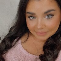 BustyMadison webcam model