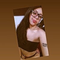 taylorlaurenss' Offline Chat Room