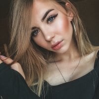 Nikol_Stark's Offline Chat Room