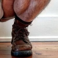 cumfshow's Offline Chat Room