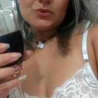 PiquenaTimida's Offline Chat Room