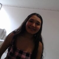 Shayra_21's Offline Chat Room