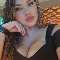 TianaRios_Pink's Avatar Pic