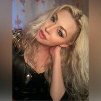 CarlyAngelX webcam model