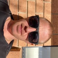 energiser100's Offline Chat Room