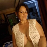 Milf_karen's Offline Chat Room