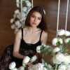 Selena_grey_