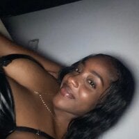 BrownNani Adlı Modelin Çevrimdışı Sohbet Odası