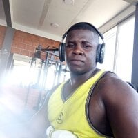 Charly_Engora