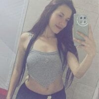 AdelaidaManson18 webcam model