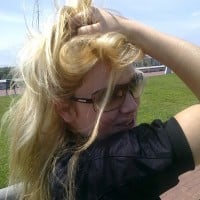 roxxxyana28's Offline Chat Room