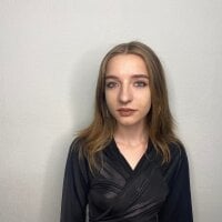 JulieRozz Adlı Modelin Çevrimdışı Sohbet Odası