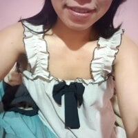 Layyla99 webcam model