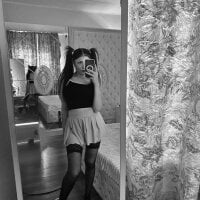 Pregnant_Medeline