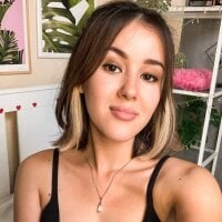 DominicaLeona's Offline Chat Room