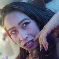 samy-blonde webcam model