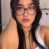 Hanna_Hot16's Offline Chat Room