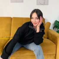 EmiIyDean's Offline Chat Room